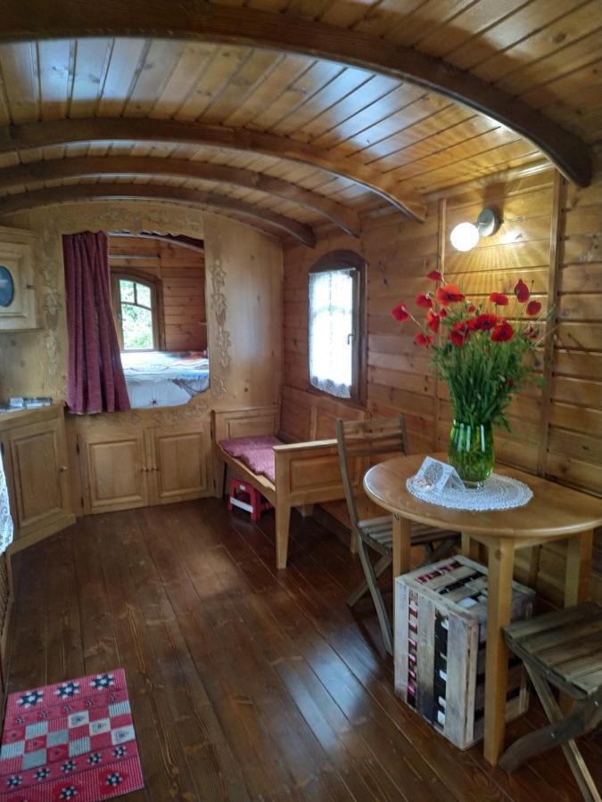 Les Roulottes Vesta Villa Leognan Bagian luar foto