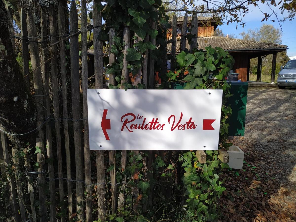 Les Roulottes Vesta Villa Leognan Bagian luar foto