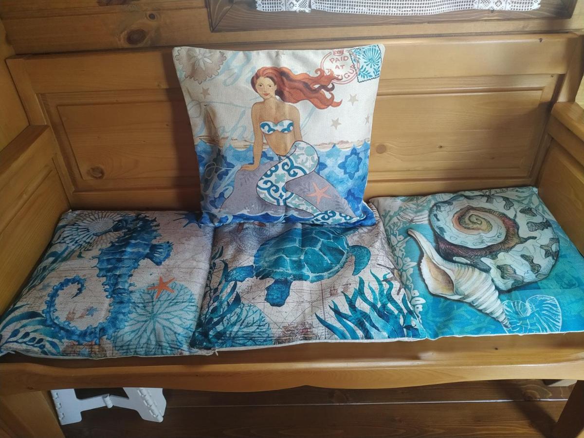 Les Roulottes Vesta Villa Leognan Bagian luar foto